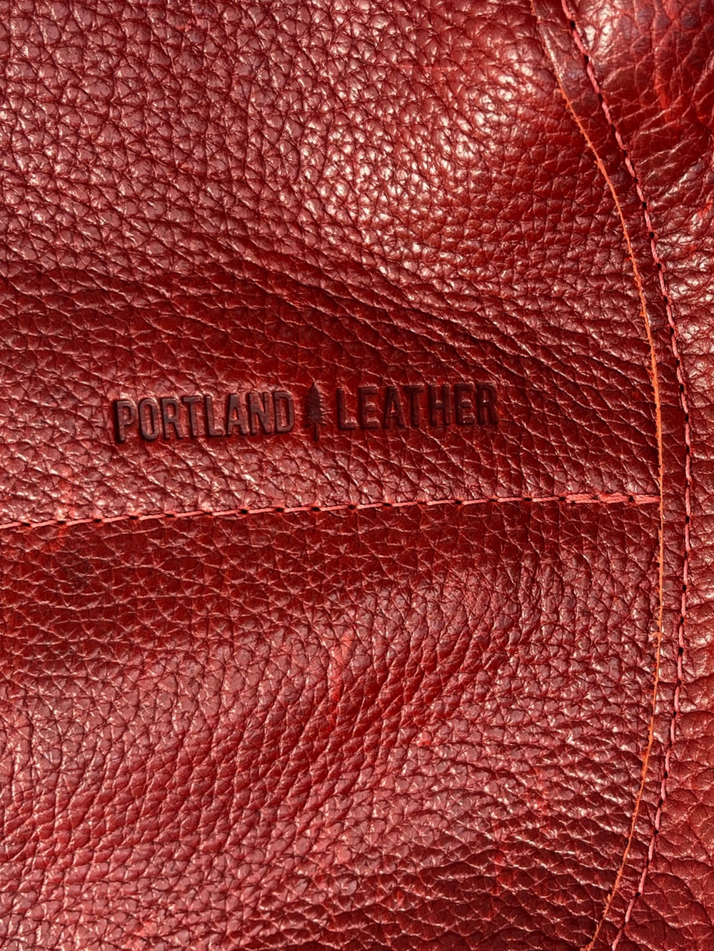 Portland Leather Large Koala Sling Crossbody Shoulder Bag in Chili Red - Picture 7 of 11